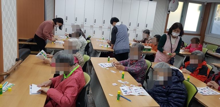 [하안노인주간보호센터] 10월30일 시장놀이프로그램