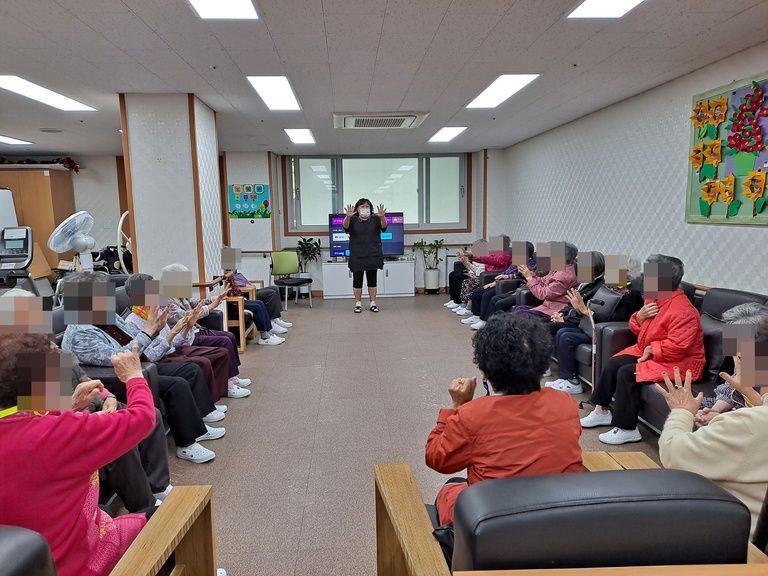 [하안노인주간보호센터] 10월 6일 생활체육프로그램