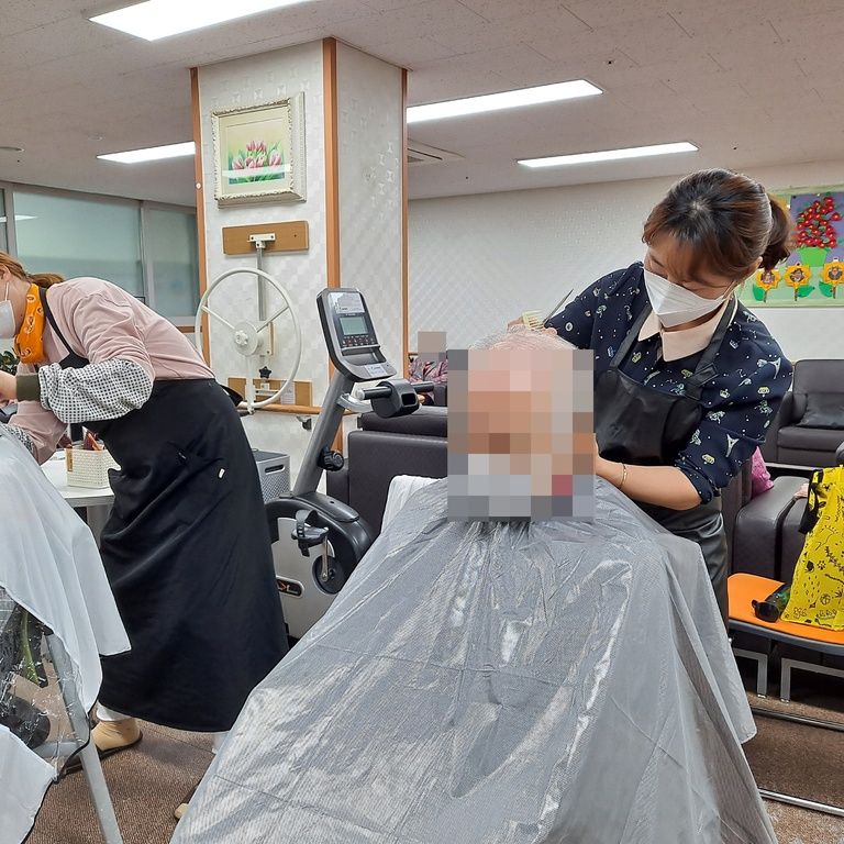 [하안노인주간보호센터] 10월 20일 이미용봉사
