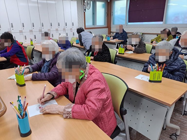 [하안노인주간보호센터]  10월 23일 미술치료프로그램