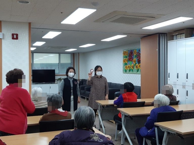 [하안노인주간보호센터] 10월 27일 놀이활동프로그램